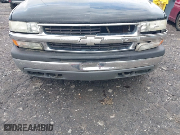 2000 Chevrolet Suburban LT with VIN 3GNFK16T0YG127485, listed as a IAAI auction lot 41957332 with 240,920 mi miles. Bid and sale history available at carsss.com. Image 6.