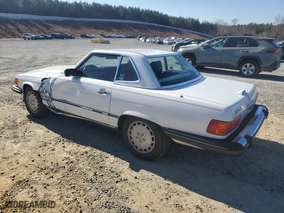 1988 Mercedes-Benz 560 Series 560SL with VIN WDBBA48D1JA078995, listed as a Copart auction lot 89274725 with 119,355 mi miles and Salvage Title. Bid and sale history available at carsss.com. Image 2.