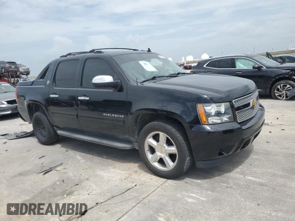 2013 Chevrolet Avalanche LS with VIN 3GNMCEE03DG335700, listed as a Copart auction lot 59901435 with 185,250 mi miles and Salvage title. Bid and sale history available at DreamBid. Image 4.