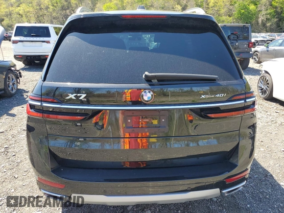 2024 BMW X7 xDrive40i z VIN 5UX23EM09R9T85217, wystawiony jako Copart lot #55027125 z przebiegiem 30 337 mil mil oraz Szkody całkowita. Historia ofert i sprzedaży dostępna na DreamBid. Obrazek 6.
