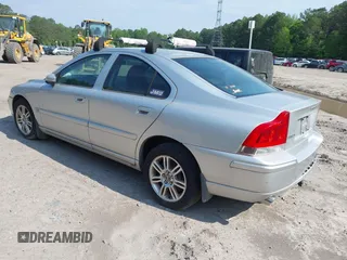 2006 Volvo S60 2.5T with VIN YV1RH592762506742, listed as a IAAI auction lot 41548377 with 320,211 mi miles. Bid and sale history available at carsss.com. Image 3.