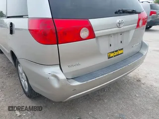 2008 Toyota Sienna CE z VIN 5TDZK23C98S155772, wystawiony jako IAAI lot #42490999 z przebiegiem 199 004 mil mil oraz . Historia ofert i sprzedaży dostępna na DreamBid. Obrazek 6.