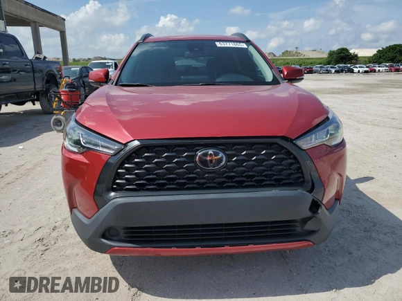 2022 Toyota Corolla Cross LE z VIN 7MUCAAAGXNV001856, wystawiony jako Copart lot #63771865 z przebiegiem 38 527 mil mil oraz Szkoda całkowita • Salvage title. Historia ofert i sprzedaży dostępna na DreamBid. Obrazek 5.
