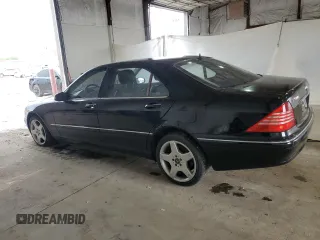 2005 Mercedes-Benz S 500 z VIN WDBNG84J15A451327, wystawiony jako Copart lot #55276855 z przebiegiem 65 698 mil mil oraz Czysty tytuł • Clean title. Historia ofert i sprzedaży dostępna na DreamBid. Obrazek 2.