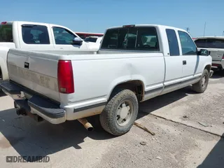 1997 Chevrolet C/K 1500 with VIN 1GCEC19R0VE225713, listed as a IAAI auction lot 41990404 with 408,387 mi miles. Bid and sale history available at carsss.com. Image 4.