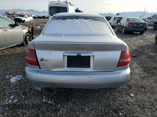 2001 Audi S4 z VIN WAURD68D41A137778, wystawiony jako Copart lot #80137504 z przebiegiem 189 722 mil mil oraz Szkody całkowita. Historia ofert i sprzedaży dostępna na DreamBid. Obrazek 6.