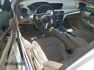 2012 Mercedes-Benz C 250 с VIN WDDGJ4HB0CF820966, выставлен на аукционе Copart как лот 63697624 с пробегом 136 741 миль миль и На запчасти • Non repairable. История ставок и продаж доступна на DreamBid. Изображение 8.