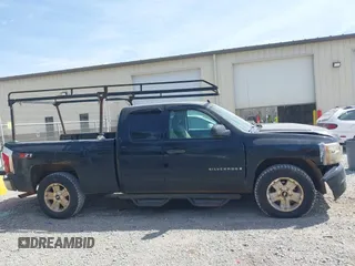 2007 Chevrolet Silverado 1500 LT w/1LT with VIN 2GCEC19J671591822, listed as a IAAI auction lot 41841804 with 325,059 mi miles. Bid and sale history available at carsss.com. Image 13.