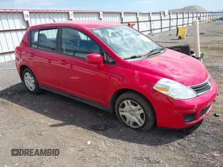 2012 Nissan Versa S z VIN 3N1BC1CP4CL379948, wystawiony jako IAAI lot #42391153 z przebiegiem 231 184 mil mil oraz . Historia ofert i sprzedaży dostępna na DreamBid. Obrazek 1.