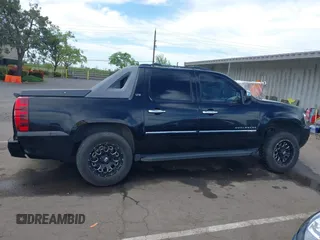 2010 Chevrolet Avalanche LTZ with VIN 3GNVKGE02AG234646, listed as a IAAI auction lot 41969830 with 243,324 mi miles and . Bid and sale history available at DreamBid. Image 14.