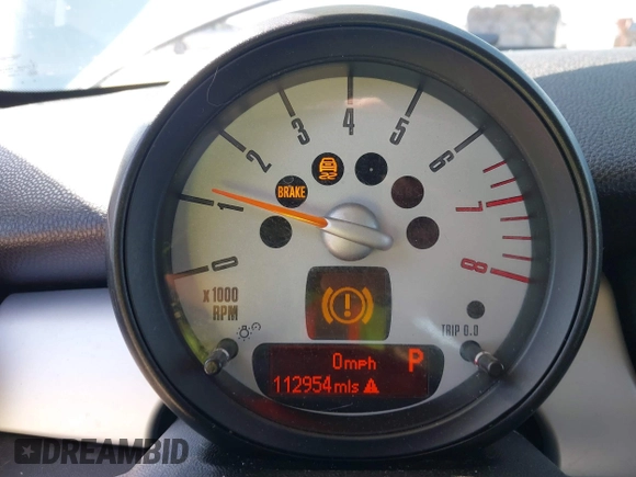 2013 MINI Hardtop with VIN WMWSU3C57DT690398, listed as a IAAI auction lot 41989221 with 112,954 mi miles and . Bid and sale history available at DreamBid. Image 7.