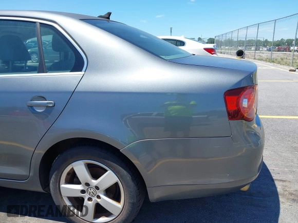 2009 Volkswagen Jetta SE с VIN 3VWRM71K39M176102, выставлен на аукционе IAAI как лот 42308971 с пробегом 208 680 миль миль и . История ставок и продаж доступна на DreamBid. Изображение 14.