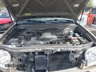 2004 Toyota Tundra SR5 with VIN 5TBET34154S453236, listed as a IAAI auction lot 42034322 with 209,028 mi miles and . Bid and sale history available at carsss.com. Image 10.