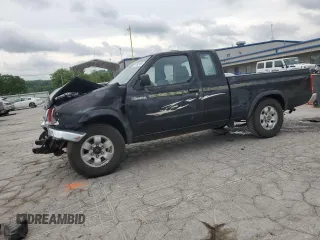 1998 Nissan Frontier XE z VIN 1N6DD26S4WC376473, wystawiony jako Copart lot #57662105 z przebiegiem 215 824 mil mil oraz Szkoda całkowita • Salvage title. Historia ofert i sprzedaży dostępna na DreamBid. Obrazek 1.