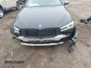 2022 BMW 5 Series M550i xDrive z VIN WBA13BK01NCH76521, wystawiony jako IAAI lot #41904437 z przebiegiem Nie podano mil oraz . Historia ofert i sprzedaży dostępna na DreamBid. Obrazek 13.
