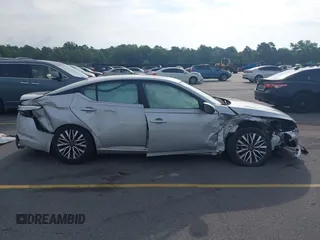 2023 Nissan Altima SV z VIN 1N4BL4DV8PN379930, wystawiony jako IAAI lot #42376207 z przebiegiem 29 945 mil mil oraz . Historia ofert i sprzedaży dostępna na DreamBid. Obrazek 14.