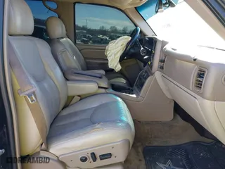 2004 Chevrolet Suburban LS with VIN 1GNFK16Z54J271918, listed as a IAAI auction lot 38862513 with 251,676 mi miles. Bid and sale history available at carsss.com. Image 5.