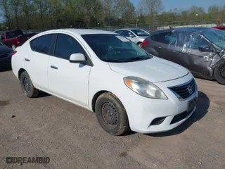 2012 Nissan Versa SL with VIN 3N1CN7AP9CL899535, listed as a IAAI auction lot 42006483 with 113,952 mi miles. Bid and sale history available at carsss.com. Image 1.