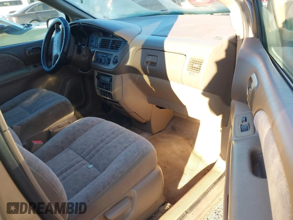 2001 Toyota Sienna LE with VIN 4T3ZF13C21U402424, listed as a IAAI auction lot 41707228 with 259,327 mi miles. Bid and sale history available at carsss.com. Image 5.