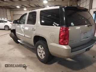 2007 GMC Yukon SLT with VIN 1GKFK13007R253674, listed as a IAAI auction lot 41683159 with 207,778 mi miles. Bid and sale history available at carsss.com. Image 3.