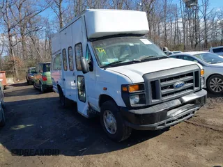 2012 Ford Econoline Cargo Super Duty Commercial z VIN 1FTDS3EL3CDA26511, wystawiony jako IAAI lot #41446115 z przebiegiem 241 384 mil mil oraz . Historia ofert i sprzedaży dostępna na DreamBid. Obrazek 1.