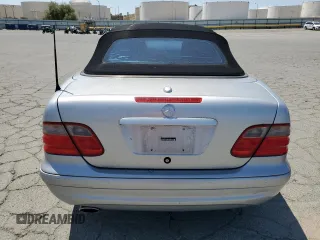 2002 Mercedes-Benz CLK 320/430 z VIN WDBLK70G72T107379, wystawiony jako Copart lot #59616655 z przebiegiem 73 101 mil mil oraz Szkoda całkowita • Salvage title. Historia ofert i sprzedaży dostępna na DreamBid. Obrazek 6.