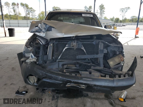 2002 Chevrolet Avalanche with VIN 3GNEC13T92G226777, listed as a Copart auction lot 74441144 with 294,117 mi miles and Salvage Title. Bid and sale history available at DreamBid. Image 5.