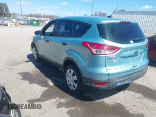 2013 Ford Escape S with VIN 1FMCU0F78DUA70572, listed as a IAAI auction lot 41880136 with 204,249 mi miles. Bid and sale history available at carsss.com. Image 3.