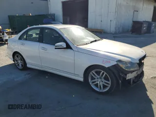 2014 Mercedes-Benz C 250 Sport z VIN WDDGF4HB6ER317770, wystawiony jako Copart lot #88786415 z przebiegiem 165 399 mil mil oraz Szkoda całkowita • Salvage title. Historia ofert i sprzedaży dostępna na DreamBid. Obrazek 4.
