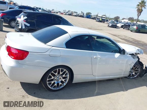 2011 BMW 3 Series 328i with VIN WBADW3C54BE542049, listed as a IAAI auction lot 41592457 with 32,702 mi miles. Bid and sale history available at carsss.com. Image 13.