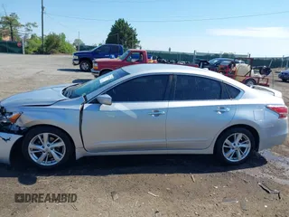 2015 Nissan Altima 2.5 z VIN 1N4AL3AP2FC591986, wystawiony jako IAAI lot #42172883 z przebiegiem 205 419 mil mil oraz . Historia ofert i sprzedaży dostępna na DreamBid. Obrazek 14.