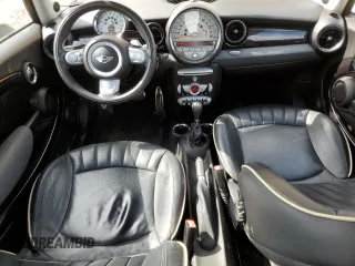 2009 MINI Hardtop S with VIN WMWMF73539TW85832, listed as a Copart auction lot 57343575 with 172,564 mi miles and Clean title. Bid and sale history available at DreamBid. Image 8.