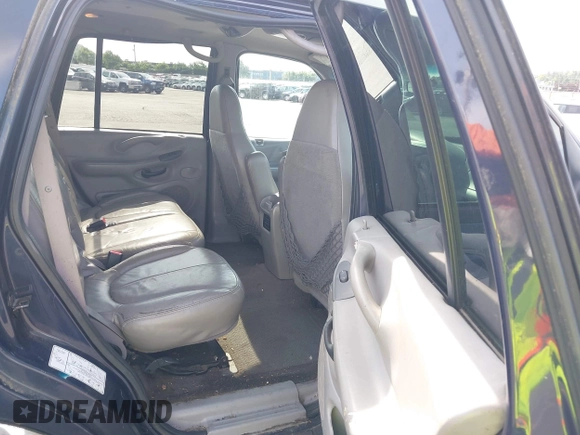 1999 Ford Expedition XLT with VIN 1FMPU18L4XLB75749, listed as a IAAI auction lot 42497268 with 253,765 mi miles and . Bid and sale history available at DreamBid. Image 8.