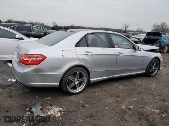 2010 Mercedes-Benz E 550 Luxury с VIN WDDHF7CBXAA045116, выставлен на аукционе Copart как лот 85845644 с пробегом 157 984 миль миль и Списание • Salvage title. История ставок и продаж доступна на DreamBid. Изображение 3.