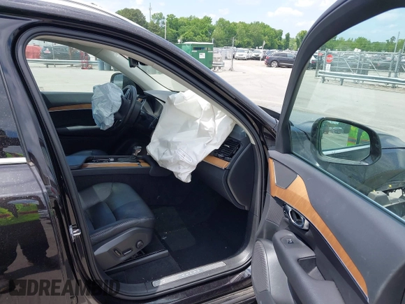 2021 Volvo XC90 Momentum z VIN YV4A22PK3M1717880, wystawiony jako IAAI lot #42156518 z przebiegiem 38 857 mil mil oraz . Historia ofert i sprzedaży dostępna na DreamBid. Obrazek 5.