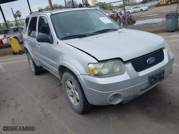 2005 Ford Escape Hybrid with VIN 1FMCU95H05KC95225, listed as a IAAI auction lot 41798610 with 216,659 mi miles. Bid and sale history available at carsss.com. Image 1.