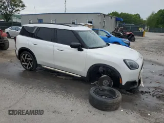 2025 MINI Countryman z VIN WMZ23GA07S7R50762, wystawiony jako Copart lot #58140805 z przebiegiem 22 188 mil mil oraz Szkody całkowita. Historia ofert i sprzedaży dostępna na DreamBid. Obrazek 4.