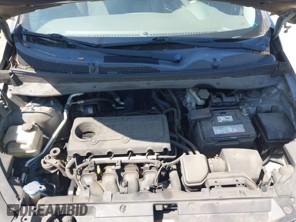 2011 Kia Sportage LX with VIN KNDPBCA20B7170217, listed as a IAAI auction lot 42303069 with 186,994 mi miles and . Bid and sale history available at DreamBid. Image 10.