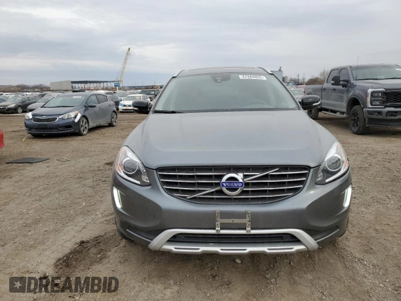 2017 Volvo XC60 Dynamic z VIN YV440MRRXH2107984, wystawiony jako Copart lot #47284055 z przebiegiem 67 043 mil mil oraz Szkoda całkowita • Salvage title. Historia ofert i sprzedaży dostępna na DreamBid. Obrazek 5.
