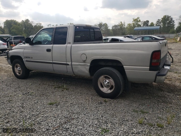 2000 Dodge Ram 1500 with VIN 3B7HC13Z1YG138356, listed as a Copart auction lot 68306524 with 171,481 mi miles and Salvage Title. Bid and sale history available at carsss.com. Image 2.