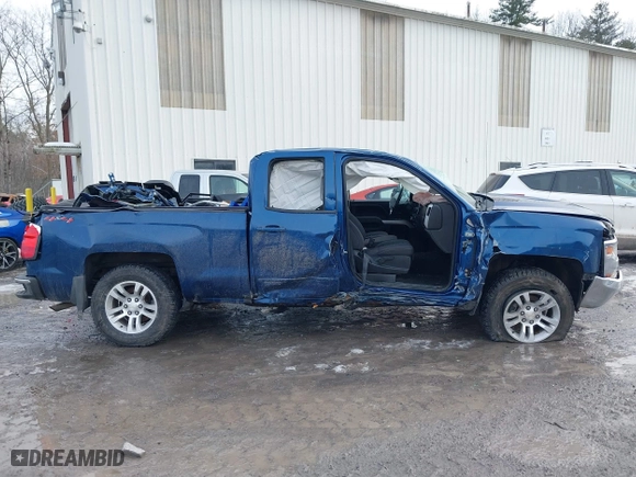 2018 Chevrolet Silverado 1500 LT with VIN 1GCVKREC6JZ123435, listed as a IAAI auction lot 41611764 with 72,031 mi miles. Bid and sale history available at carsss.com. Image 13.