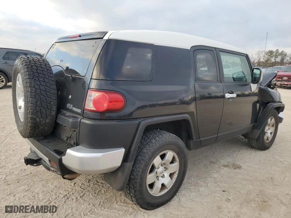 2007 Toyota FJ Cruiser with VIN JTEZU11F870015890, listed as a Copart auction lot 44526995 with 105,716 mi miles and Salvage Title. Bid and sale history available at carsss.com. Image 3.