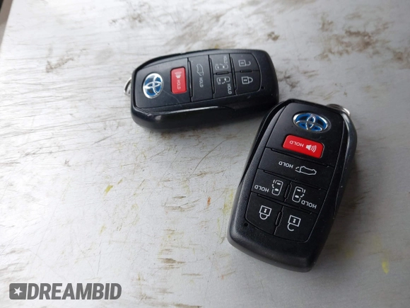 2024 Toyota Sienna XLE with VIN 5TDJSKFC8RS134633, listed as a IAAI auction lot 41498598 with 9,689 mi miles and . Bid and sale history available at DreamBid. Image 11.