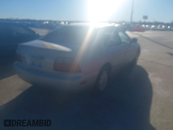 1997 Honda Accord Value with VIN 1HGCD568XVA170624, listed as a IAAI auction lot 41282210 with 191,337 mi miles and . Bid and sale history available at carsss.com. Image 4.