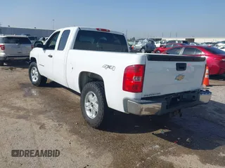2009 Chevrolet Silverado 1500 Work Truck with VIN 1GCEK19069Z173281, listed as a IAAI auction lot 41786113 with 157,498 mi miles. Bid and sale history available at carsss.com. Image 3.