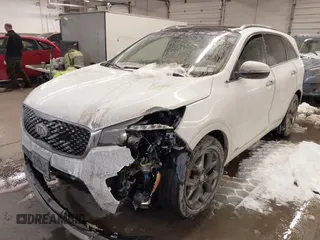 2017 Kia Sorento SX with VIN 5XYPKDA5XHG241922, listed as a IAAI auction lot 41614255 with 67,640 mi miles and . Bid and sale history available at DreamBid. Image 2.