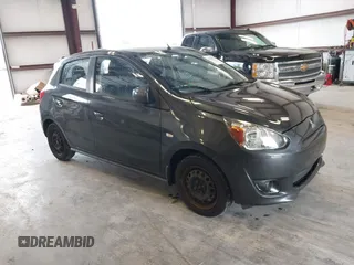 2014 Mitsubishi Mirage DE z VIN ML32A3HJ3EH012059, wystawiony jako IAAI lot #42225635 z przebiegiem 118 431 mil mil oraz . Historia ofert i sprzedaży dostępna na DreamBid. Obrazek 1.