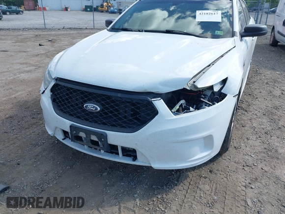 2015 Ford Police Interceptor z VIN 1FAHP2MK7FG203950, wystawiony jako IAAI lot #42182617 z przebiegiem 165 426 mil mil oraz . Historia ofert i sprzedaży dostępna na DreamBid. Obrazek 6.