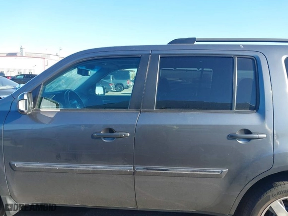 2013 Honda Pilot Touring with VIN 5FNYF4H91DB071016, listed as a IAAI auction lot 41831906 with 203,249 mi miles. Bid and sale history available at carsss.com. Image 14.