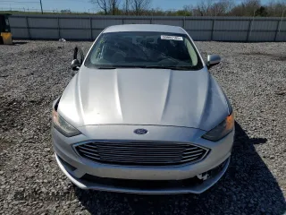 2017 Ford Fusion SE с VIN 3FA6P0H75HR370935, выставлен на аукционе Copart как лот 50082105 с пробегом 209 960 миль миль и Списание • Salvage title. История ставок и продаж доступна на DreamBid. Изображение 5.